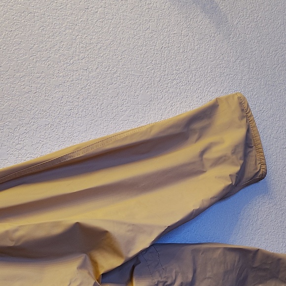 NEW Totes Work Travel Vacation Size M Beige Color B46 X - Picture 5 of 14